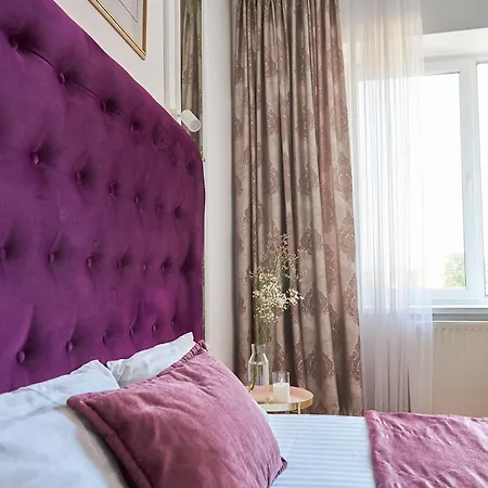 Lux *